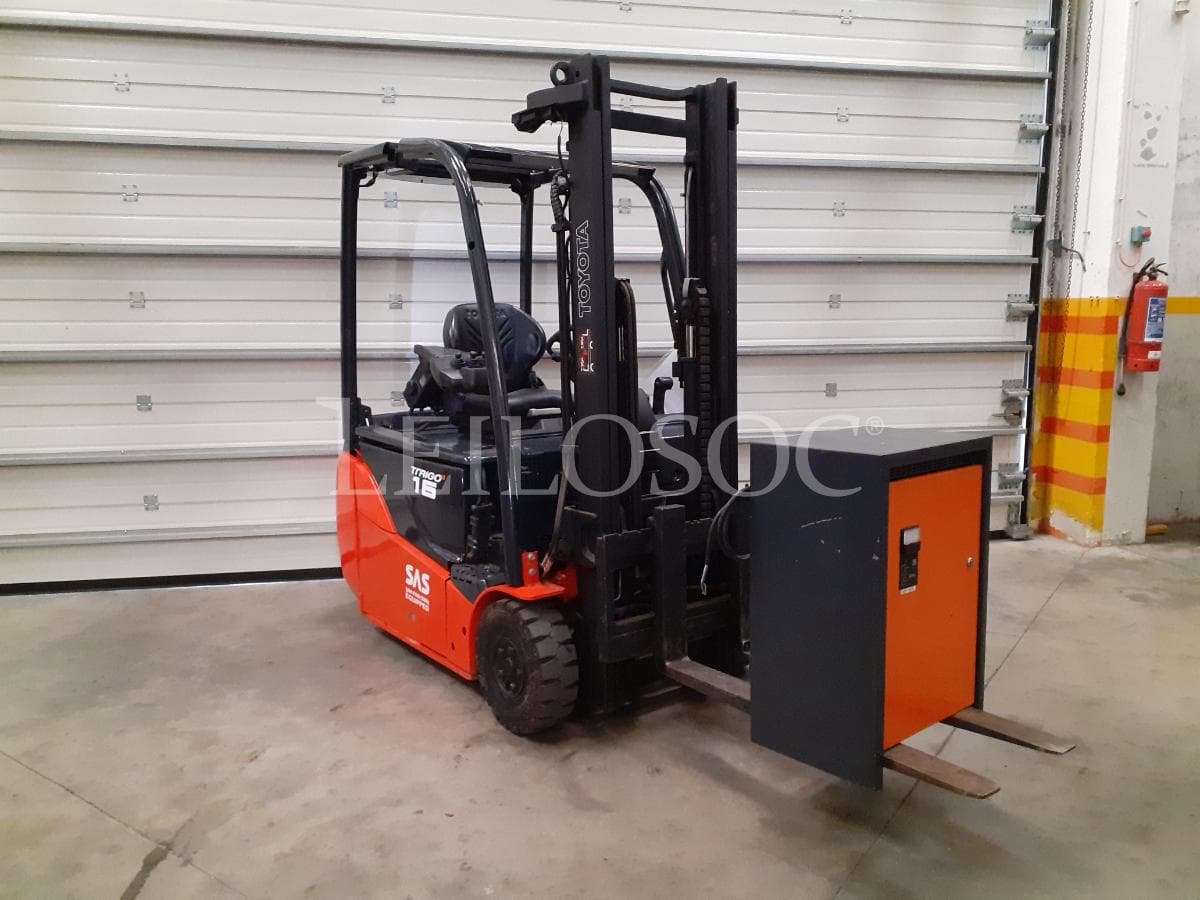 Empilhador Elétrico Toyota · 1600kg — image 1