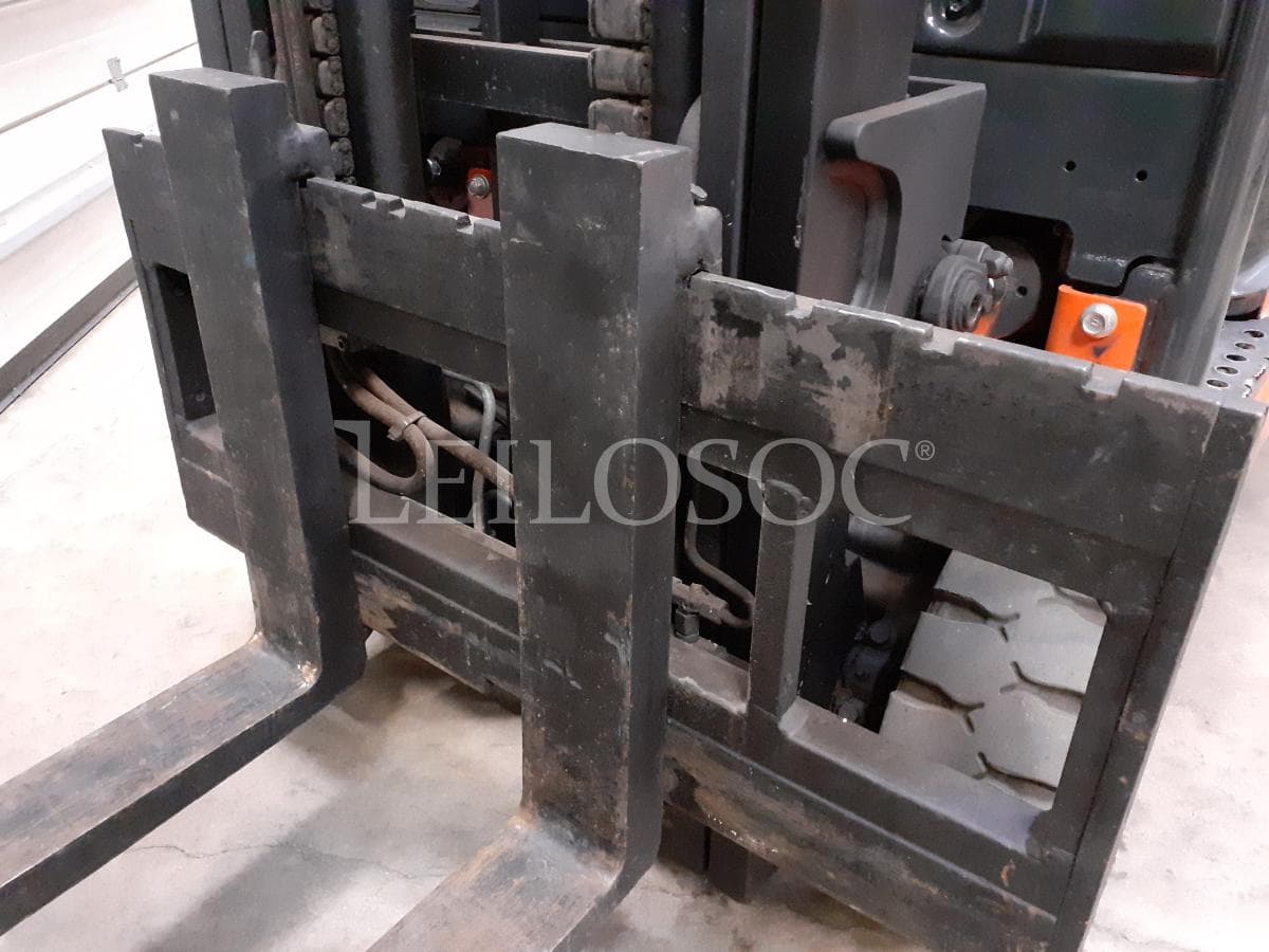 Empilhador Elétrico Toyota · 1600kg — image 9