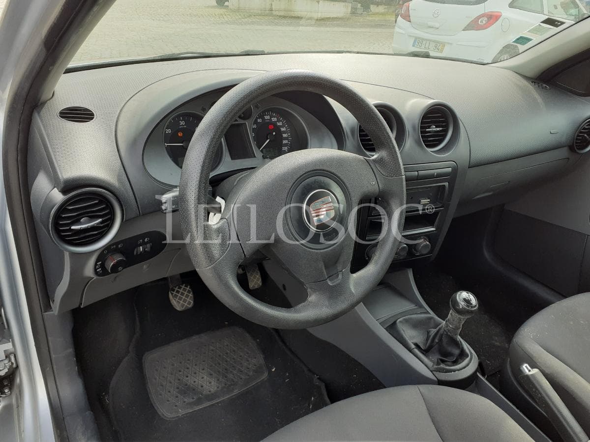 Seat Ibiza 1.4 TDI · Ano 2007 — imagem 10