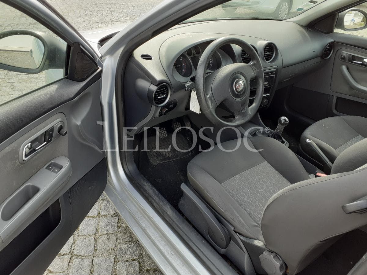 Seat Ibiza 1.4 TDI · Ano 2007 — imagem 7