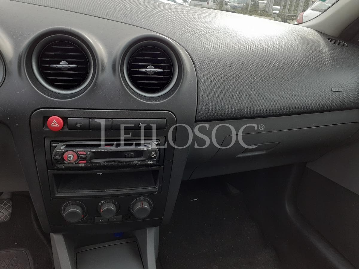 Seat Ibiza 1.4 TDI · Ano 2007 — imagem 13