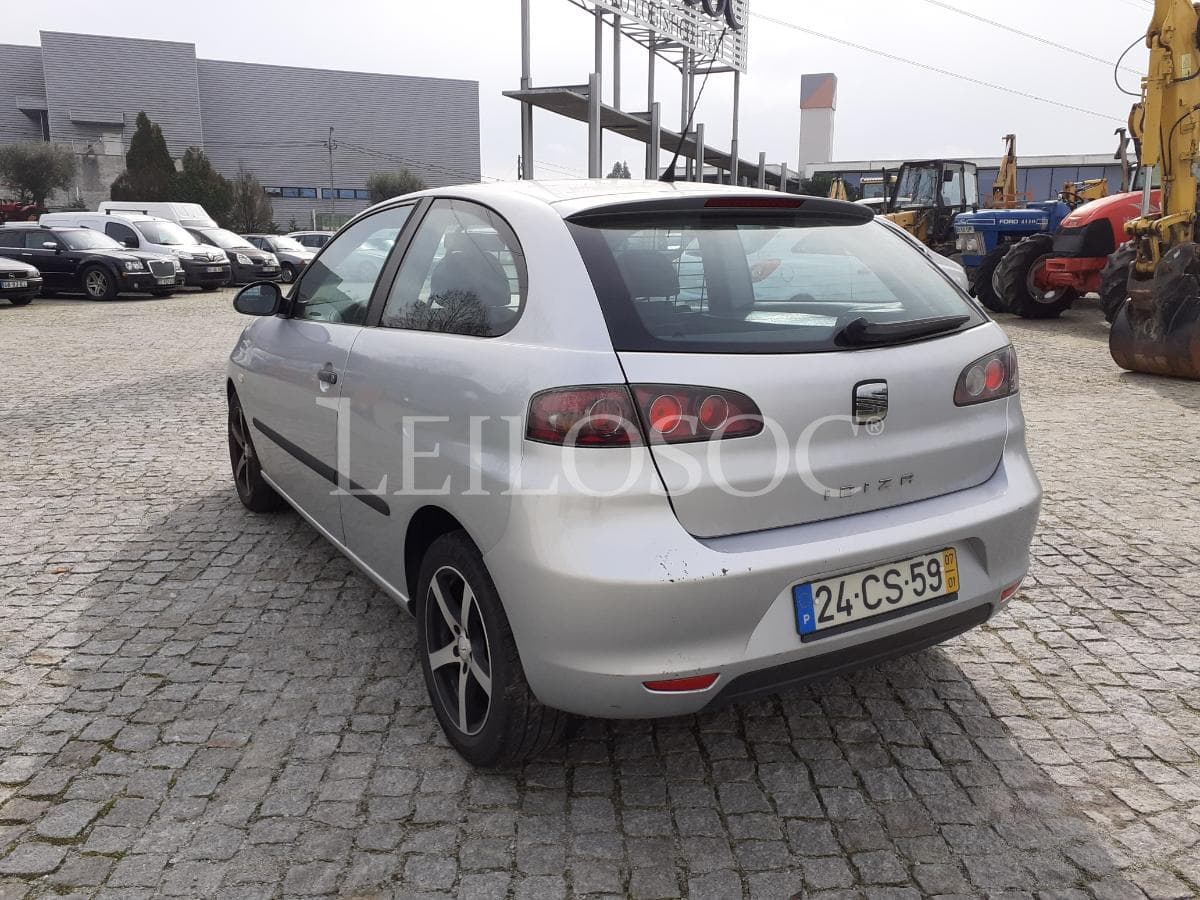 Seat Ibiza 1.4 TDI · Ano 2007 — imagem 4