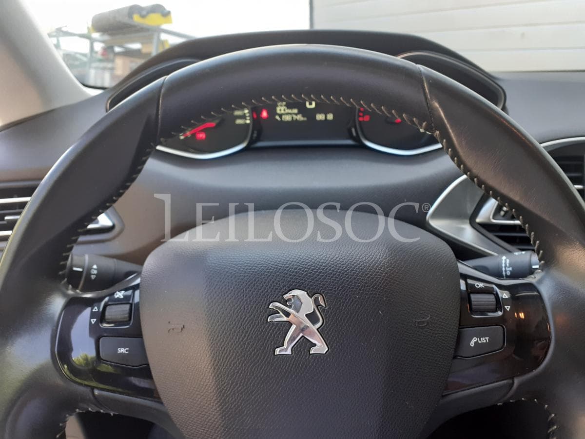 Peugeot 308 1.6 Blue HDI · Ano 2014 — imagem 12