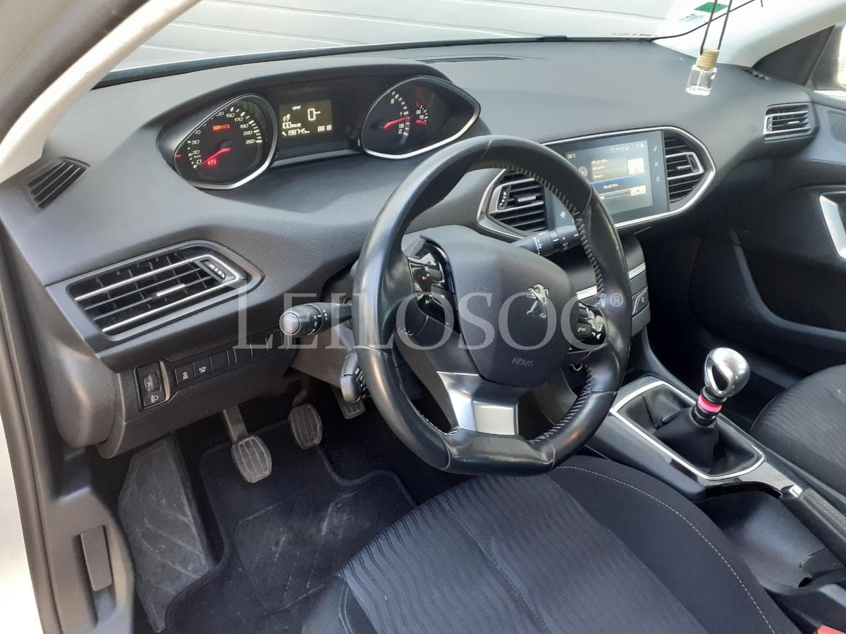 Peugeot 308 1.6 Blue HDI · Ano 2014 — imagem 10