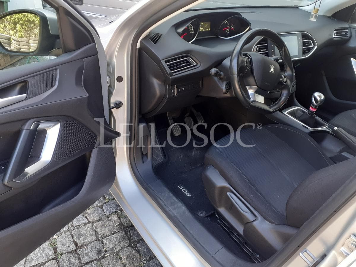 Peugeot 308 1.6 Blue HDI · Ano 2014 — imagem 7
