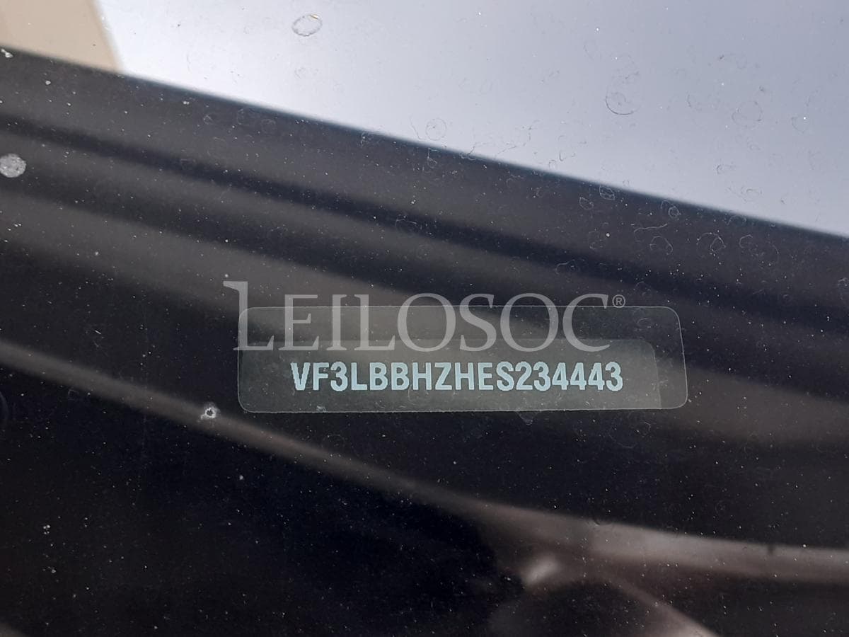 Peugeot 308 1.6 Blue HDI · Ano 2014 — imagem 23