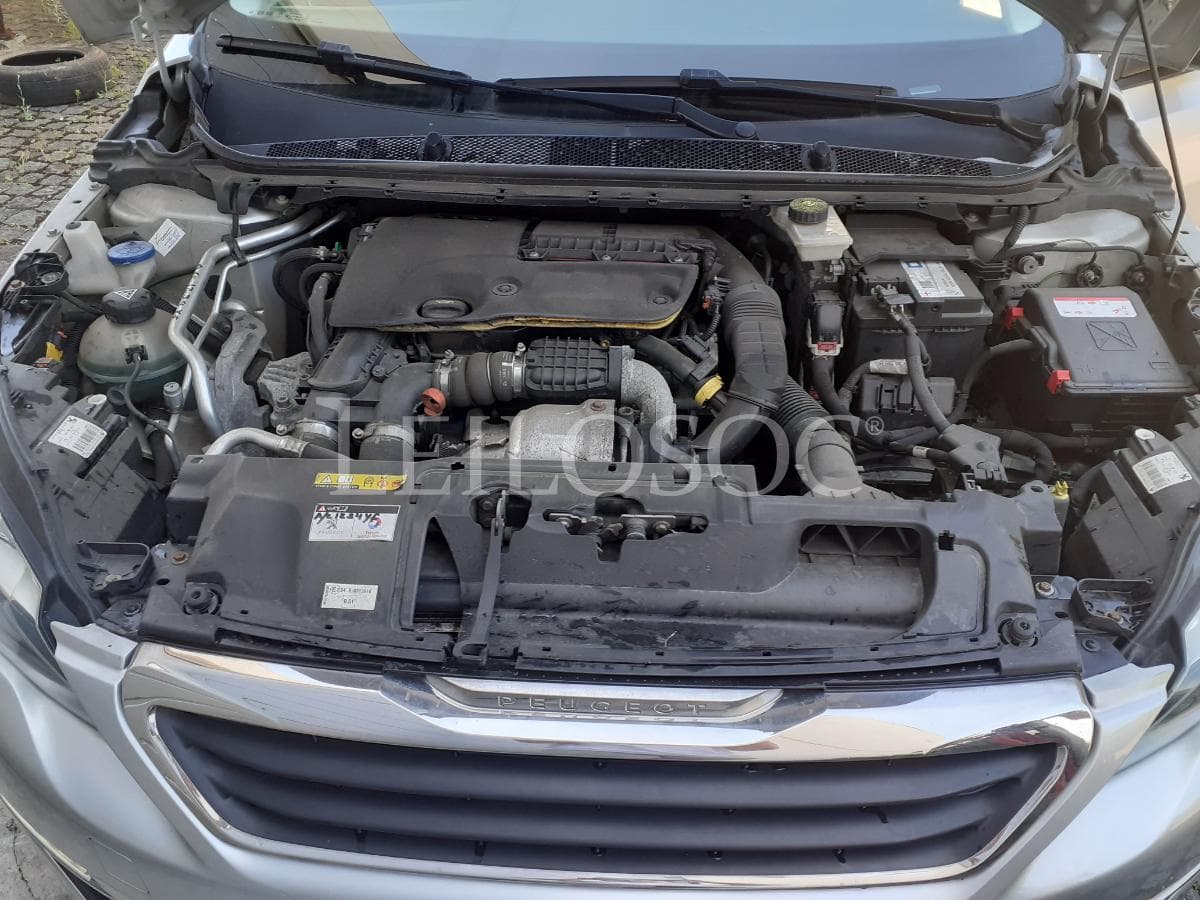 Peugeot 308 1.6 Blue HDI · Ano 2014 — imagem 22