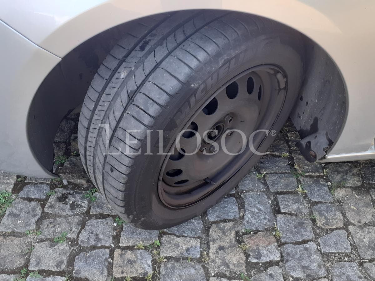 Peugeot 308 1.6 Blue HDI · Ano 2014 — imagem 27