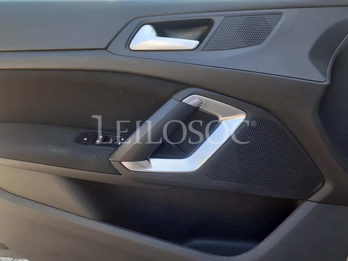 Peugeot 308 1.6 Blue HDI · Ano 2014 — imagem 16