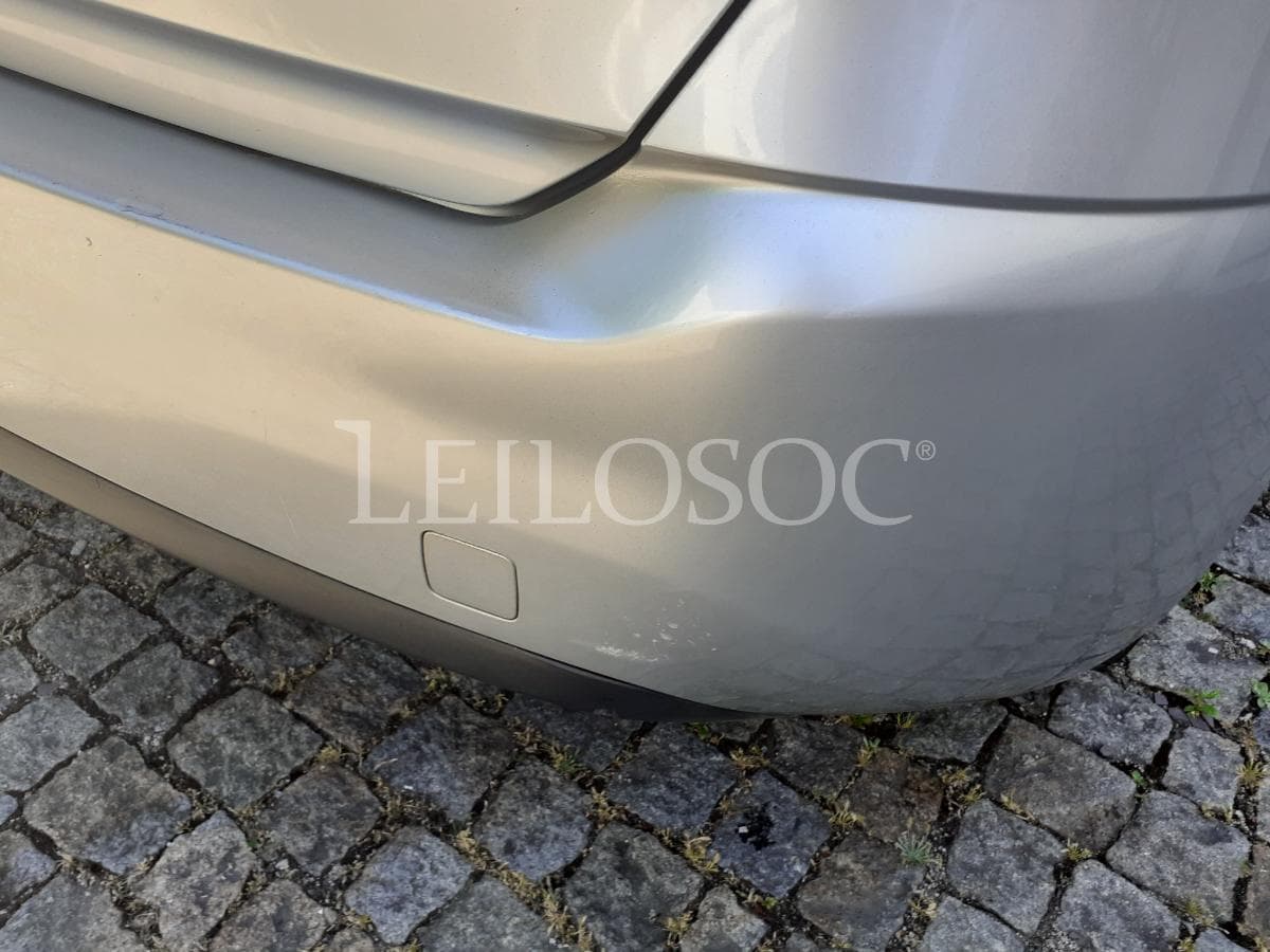 Peugeot 308 1.6 Blue HDI · Ano 2014 — imagem 25