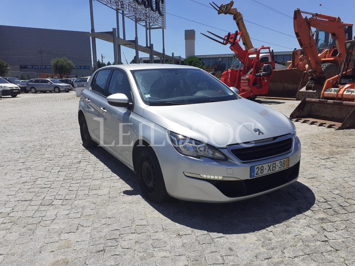 Peugeot 308 1.6 Blue HDI · Ano 2014 — imagem 1