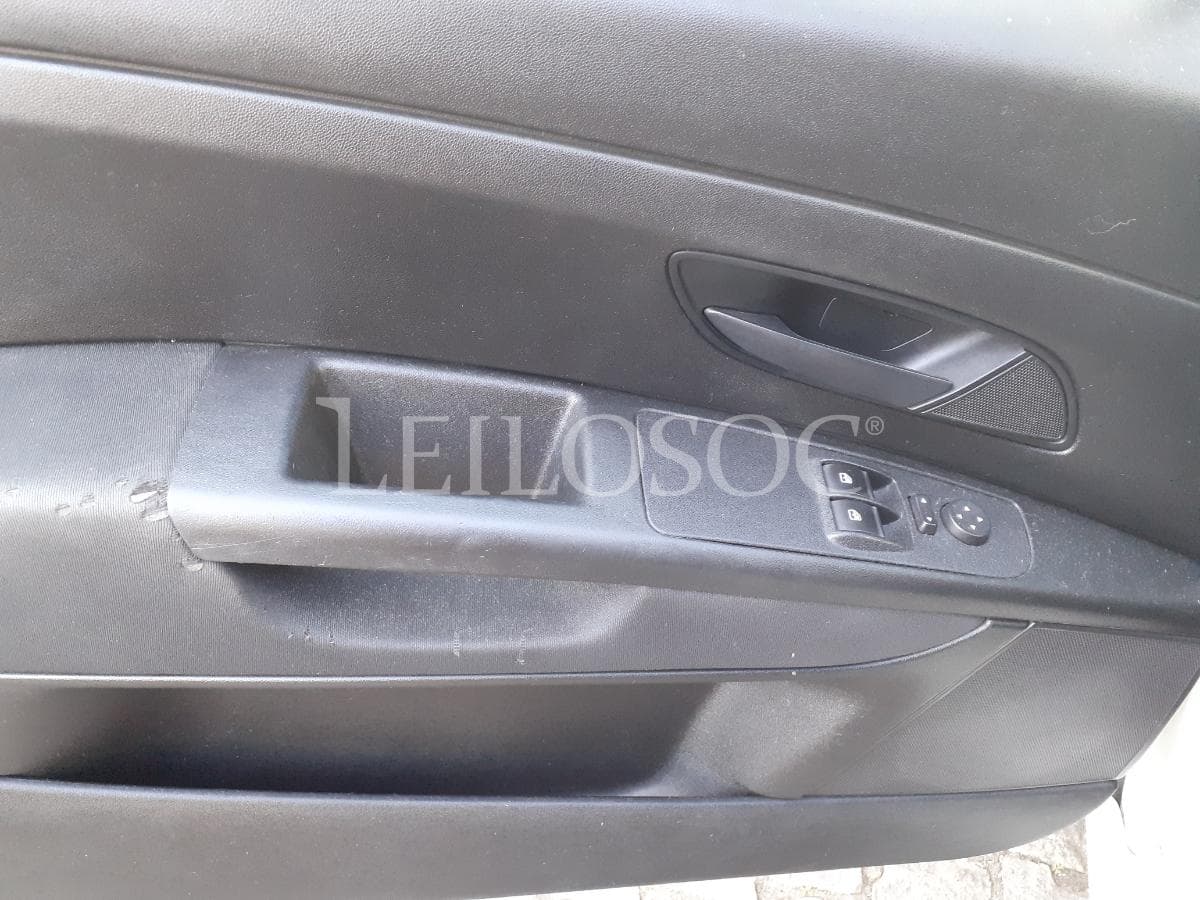 Fiat Punto 1.3 D Multijet · Ano 2009 — image 9