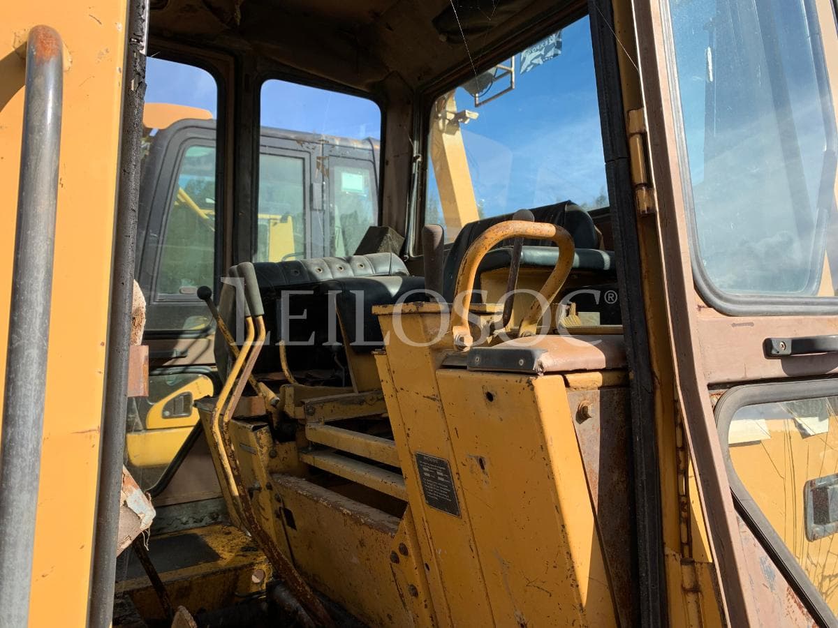 Bulldozer — image 3