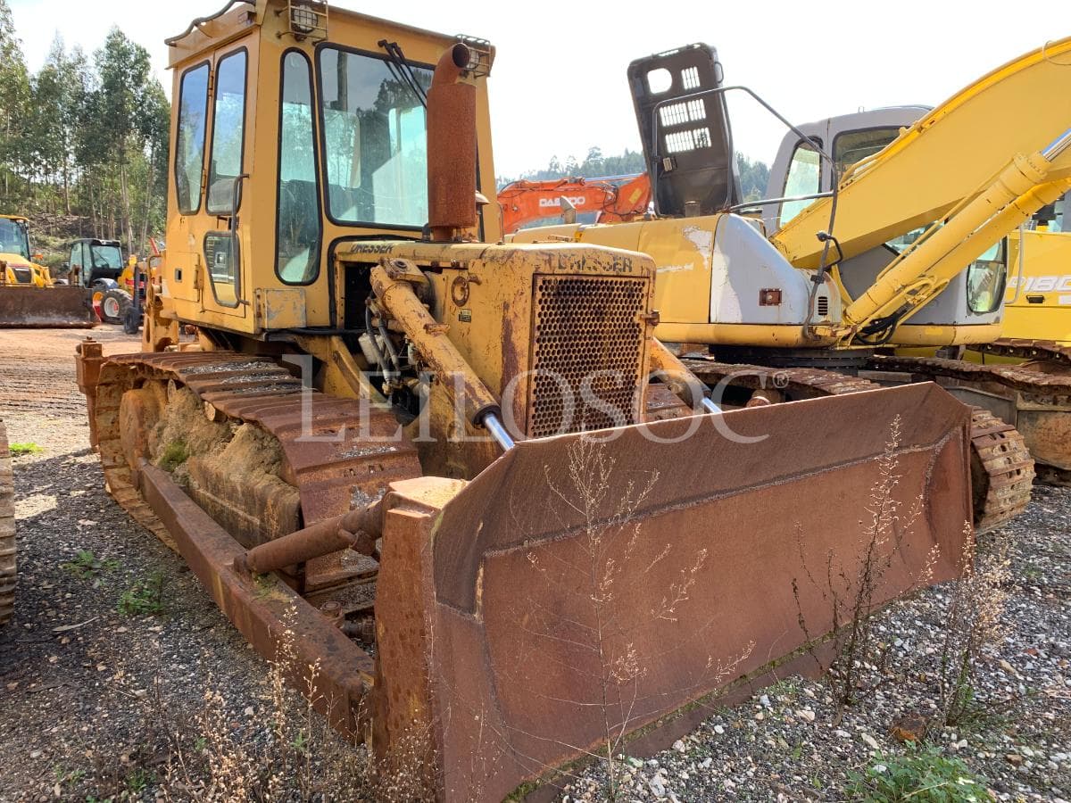 Bulldozer — image 1