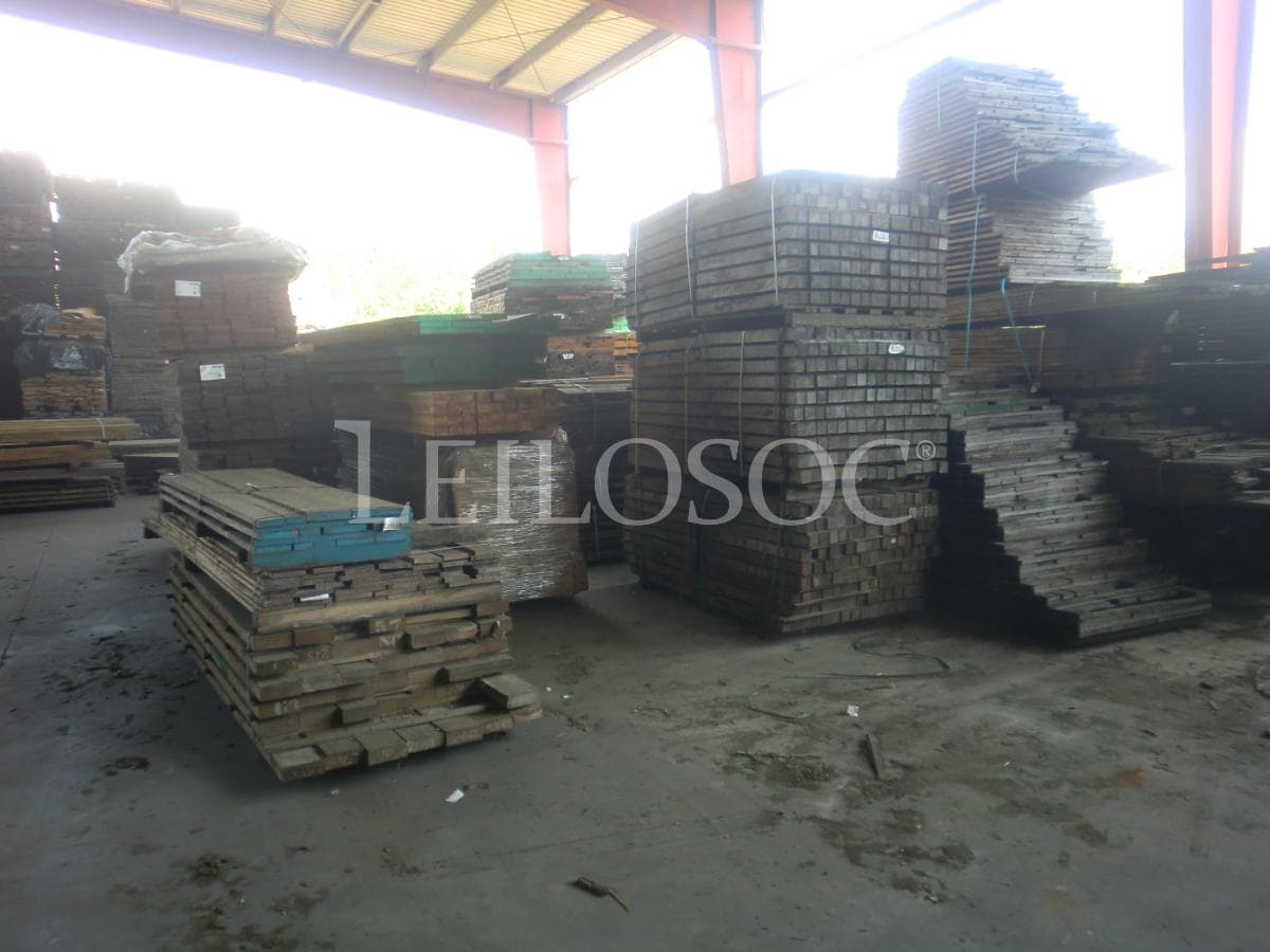 Wood — image 3
