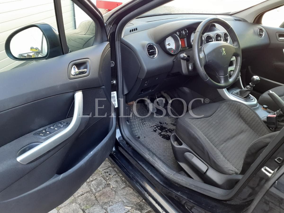 Peugeot 308 SW 1.6 HDI · Ano 2009 — imagen 7