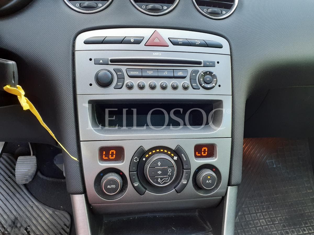 Peugeot 308 SW 1.6 HDI · Ano 2009 — imagen 14
