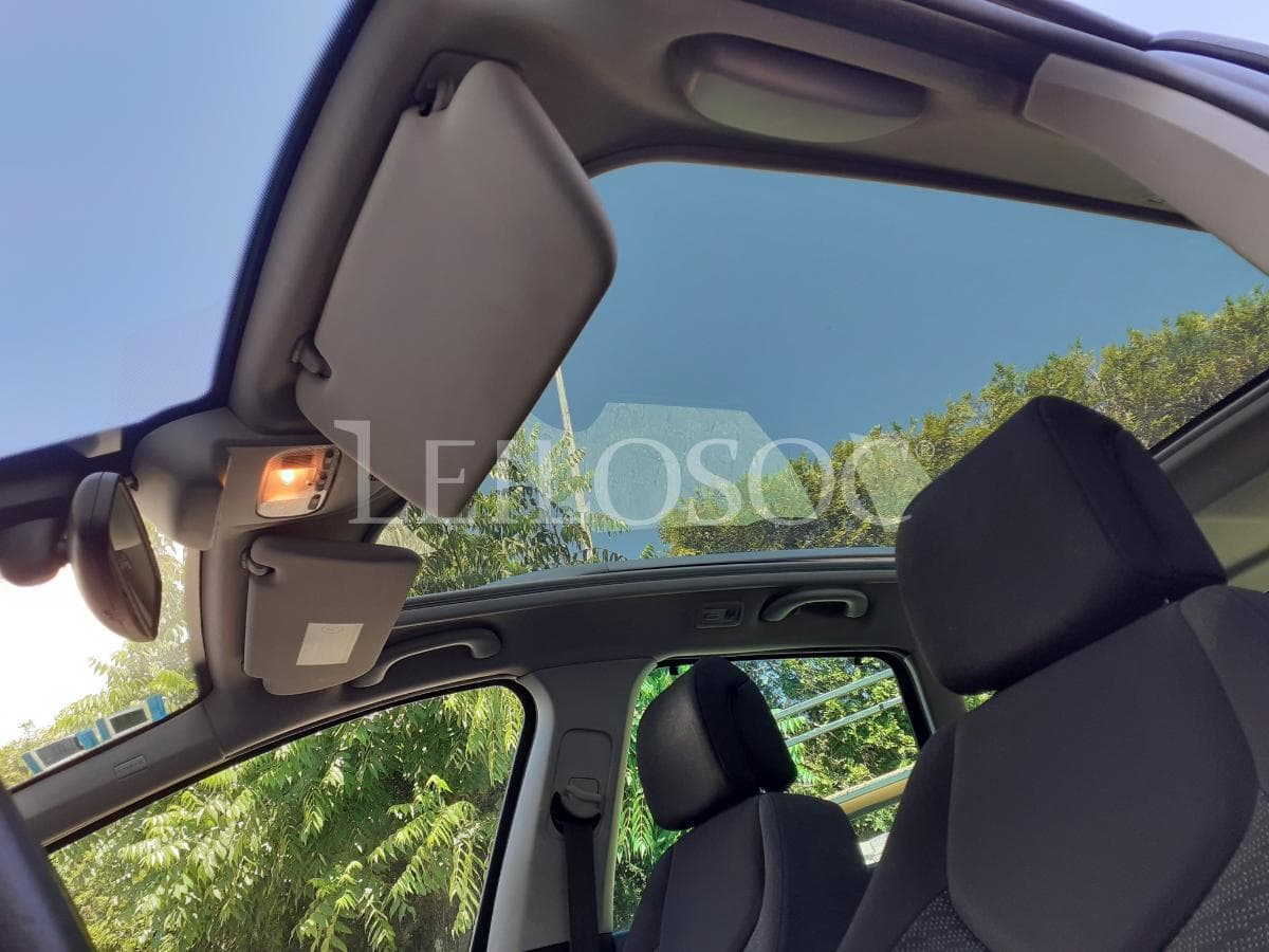 Peugeot 308 SW 1.6 HDI · Ano 2009 — imagen 19