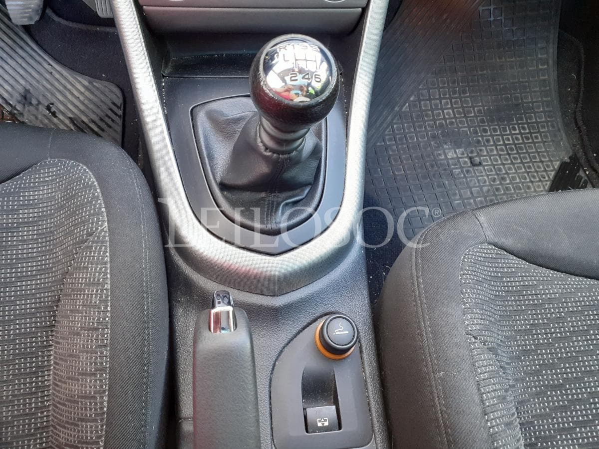 Peugeot 308 SW 1.6 HDI · Ano 2009 — imagen 16