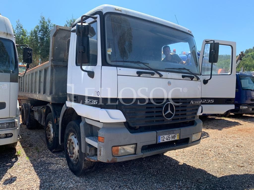 Veículo Pesado Mercedes-Benz — image 1
