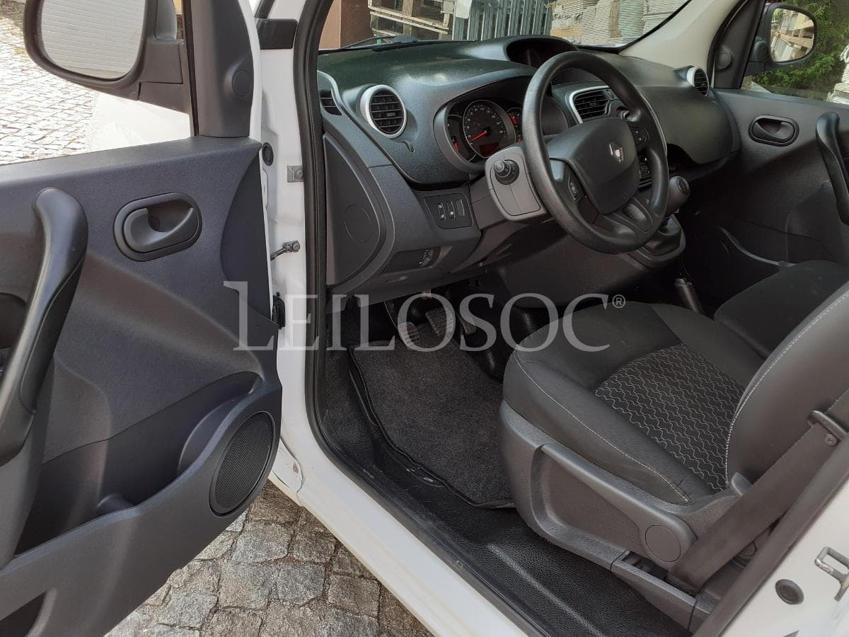 Renault Kangoo · 3 Lugares · Ano 2013 — image 7