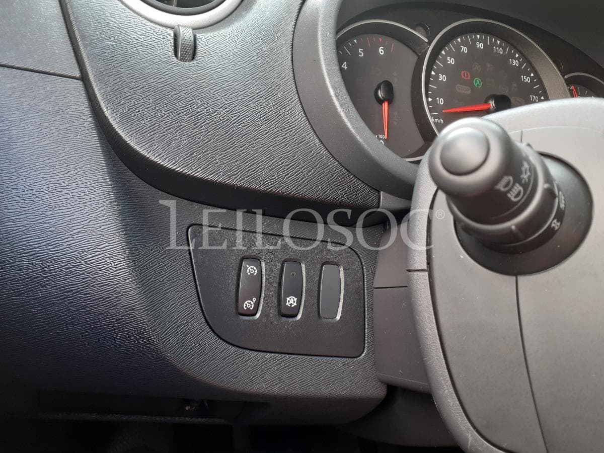 Renault Kangoo · 3 Lugares · Ano 2013 — image 16