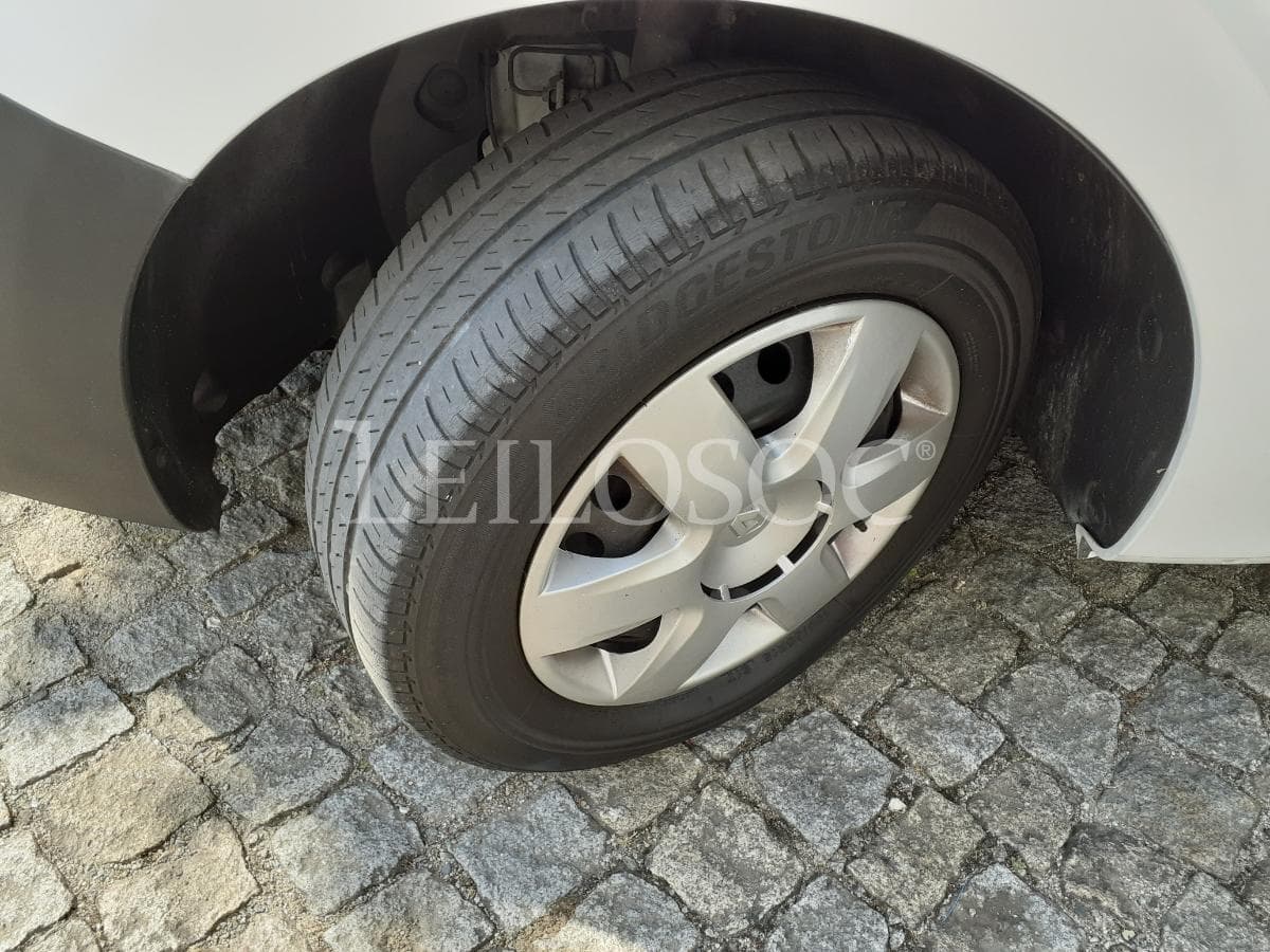 Renault Kangoo · 3 Lugares · Ano 2013 — image 22
