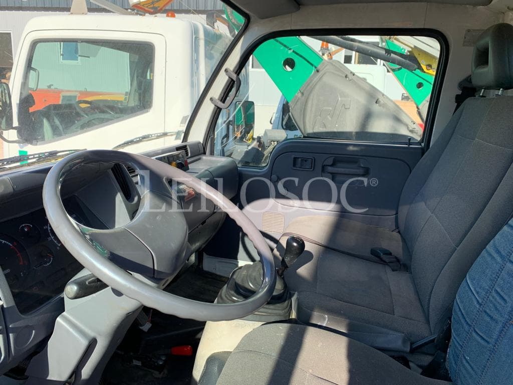 Veículo Nissan Cabstar — image 4
