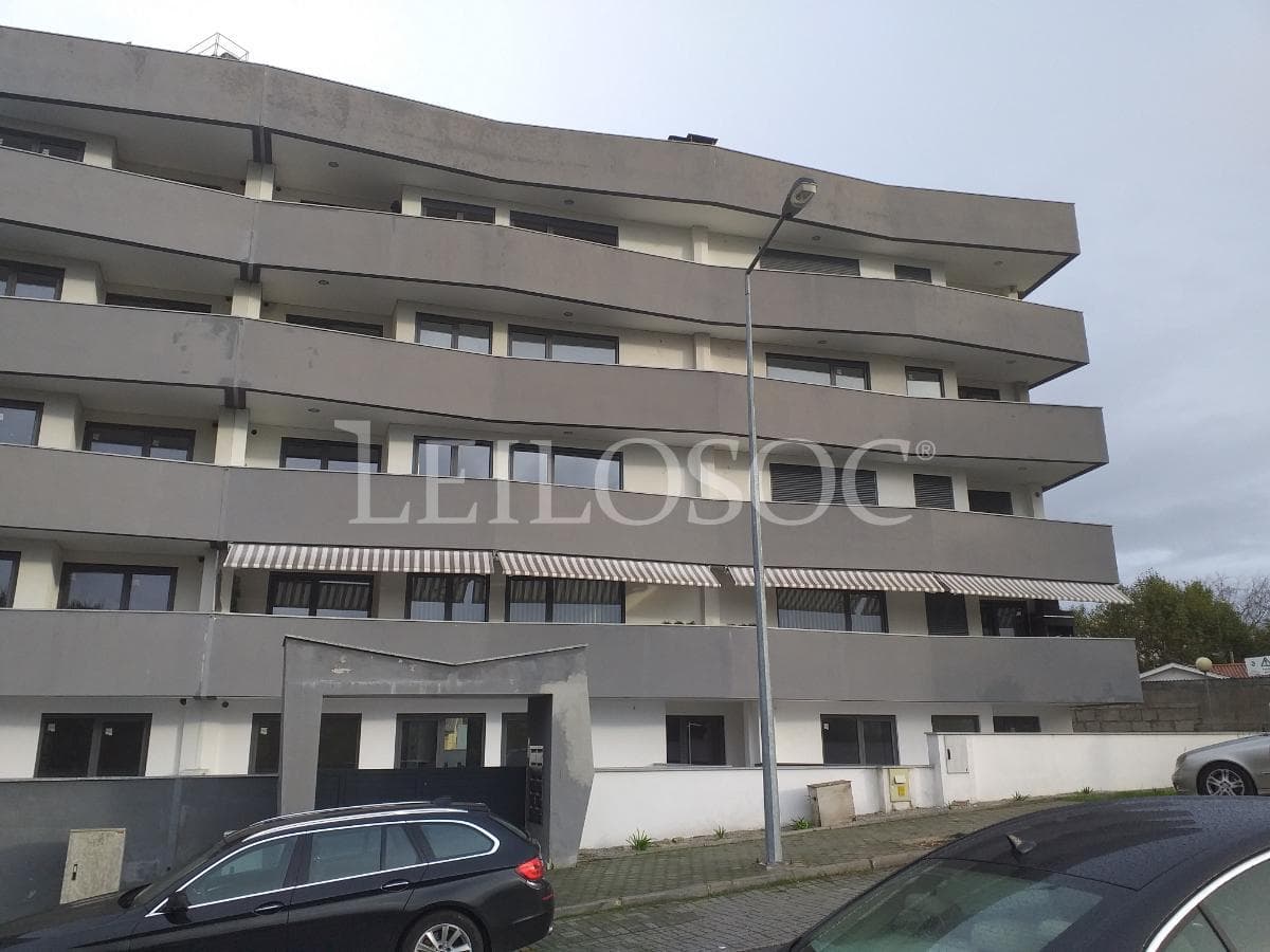 Apartamento T3 c/ 2 Garagens · Chaves