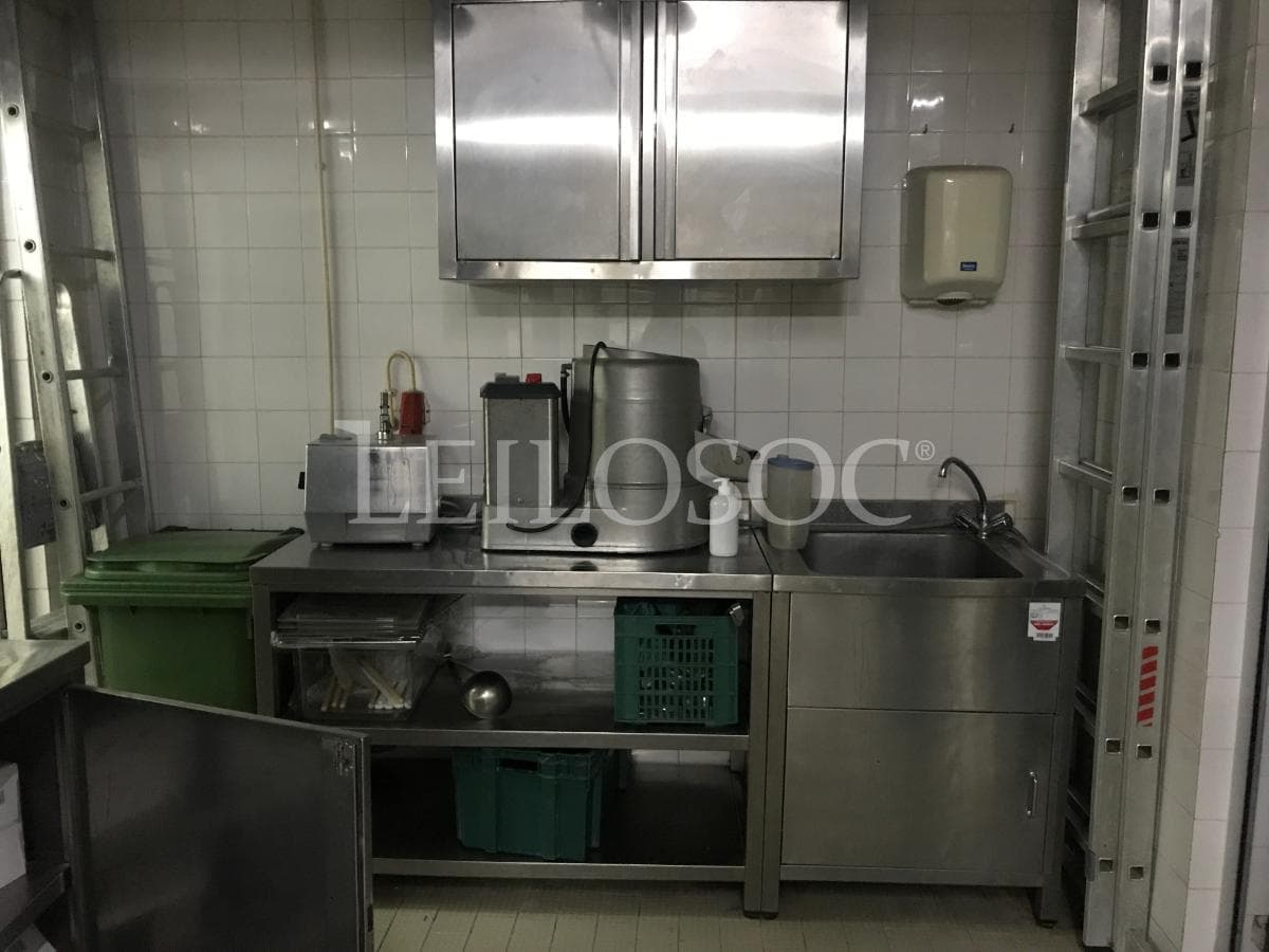 Equipamento Fabrico Pastelaria + Equipamentos de Frio + Equipamento Cozinha e Bar + Mobiliário Diverso + Equipamento Escritório — imagen 44