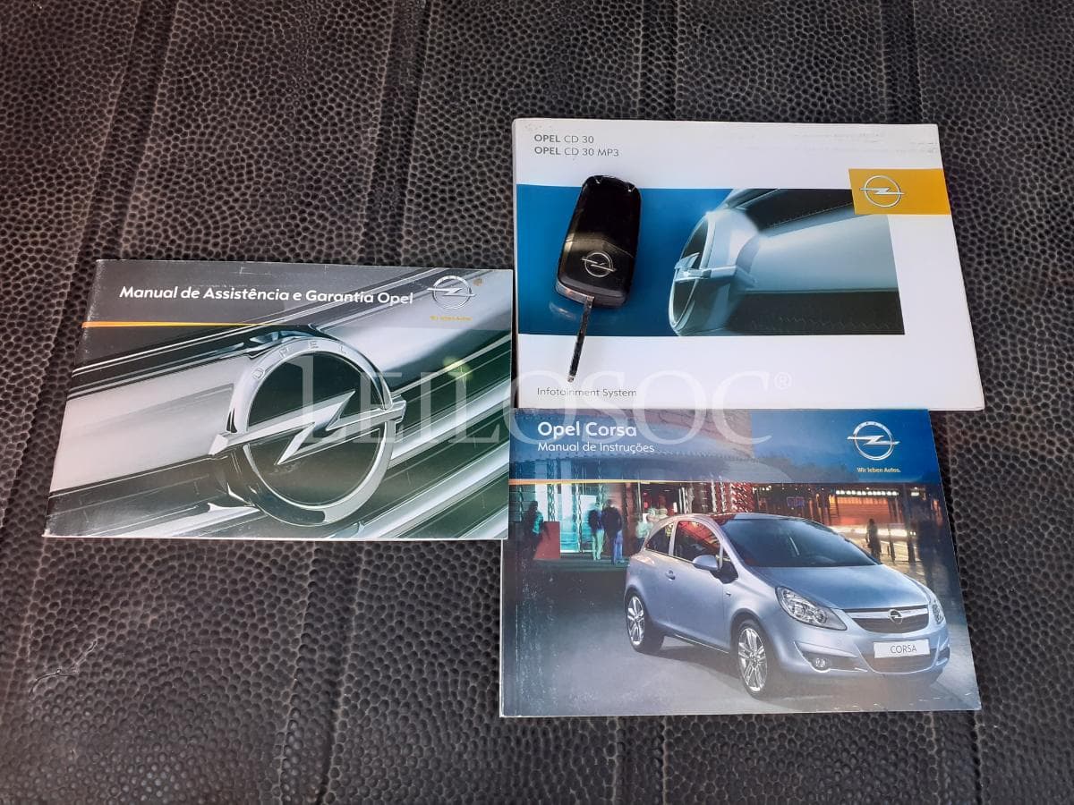 Opel Corsa VAN 1.3 CDTI · Ano 2010 — image 20