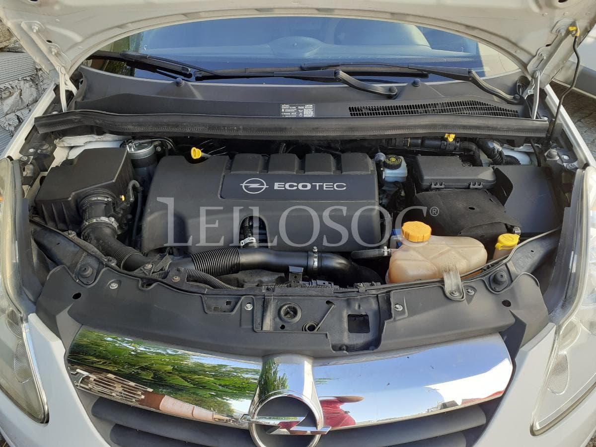 Opel Corsa VAN 1.3 CDTI · Ano 2010 — image 17