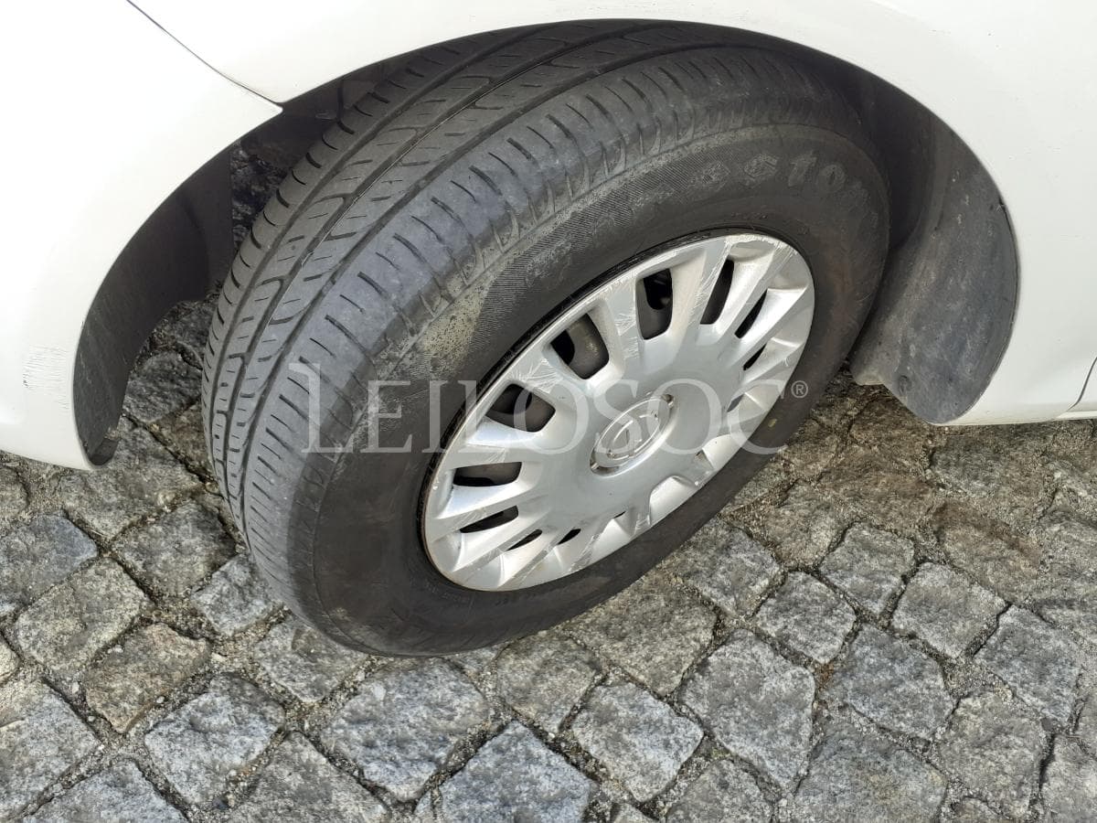 Opel Corsa VAN 1.3 CDTI · Ano 2010 — image 19