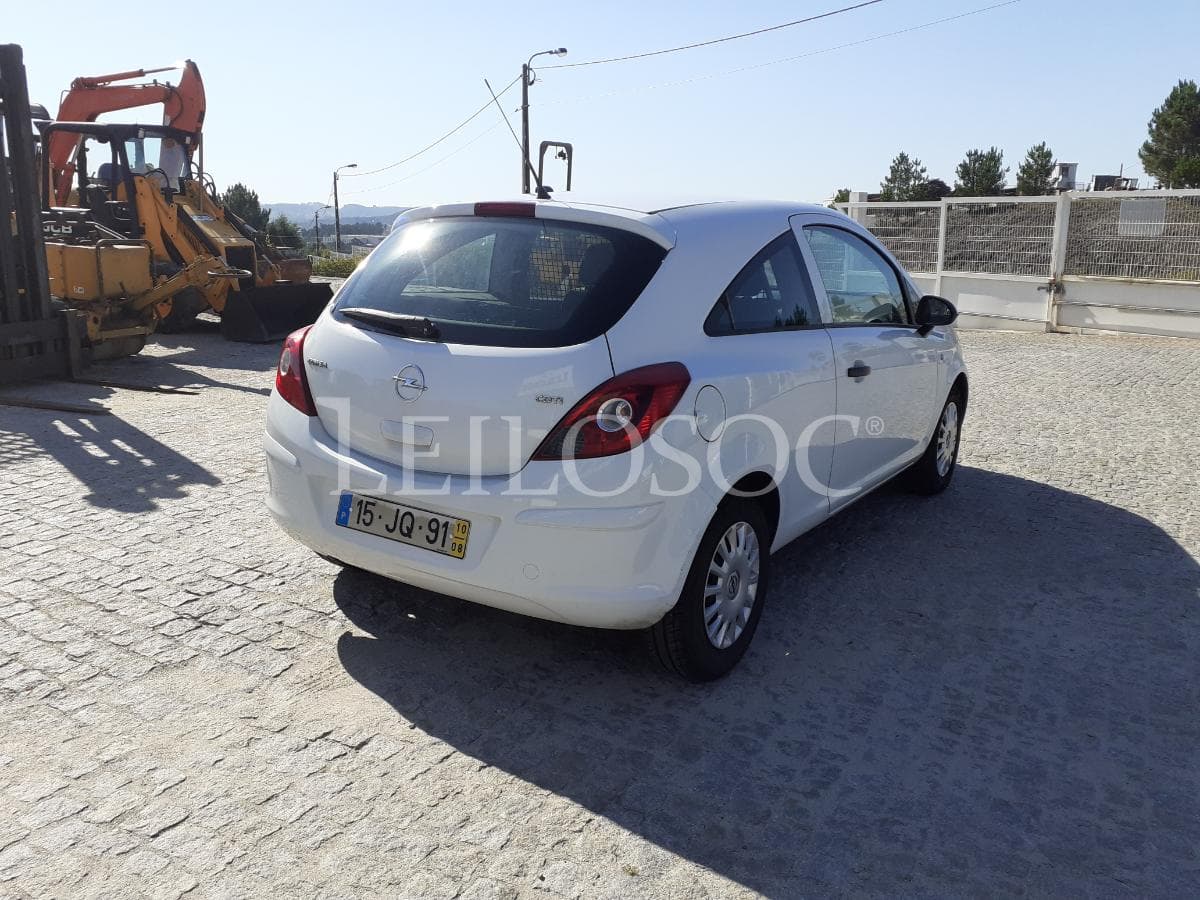 Opel Corsa VAN 1.3 CDTI · Ano 2010 — image 4