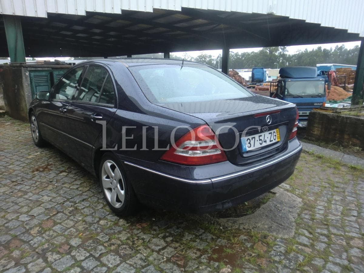 MERCEDES-BENZ C — imagen 3
