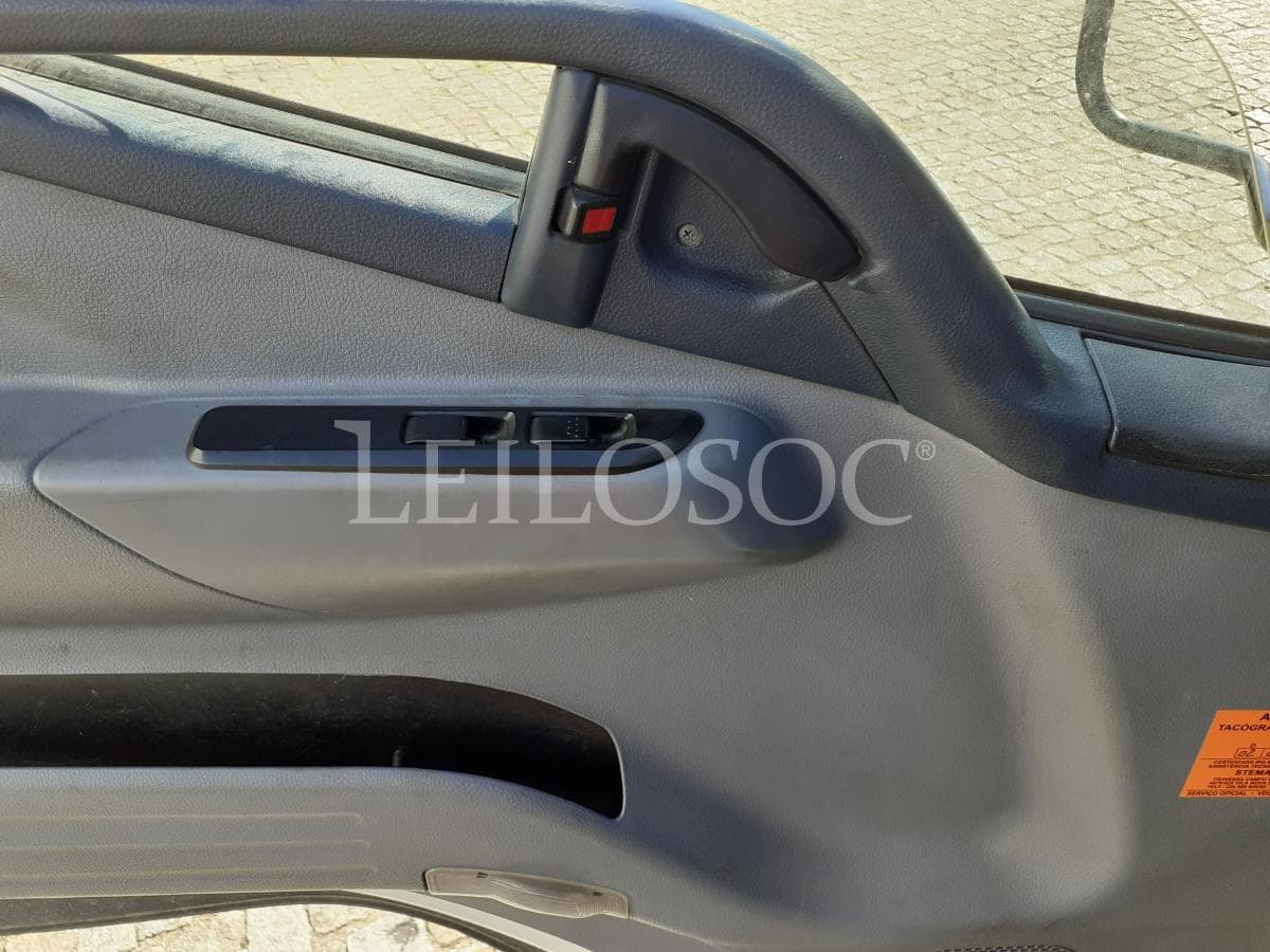 Mitsubishi Canter 9C18 · Ano 2014 — imagen 11