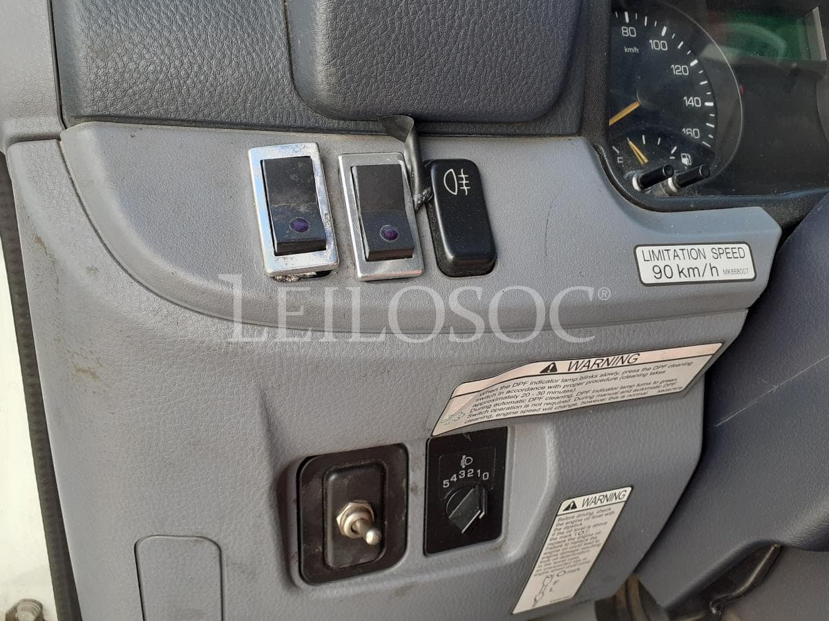 Mitsubishi Canter 9C18 · Ano 2014 — imagen 16