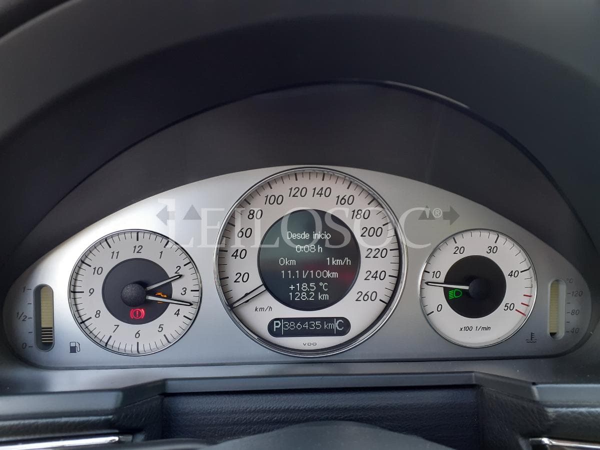 Mercedes-Benz E220 CDI · Ano 2005 — imagen 11