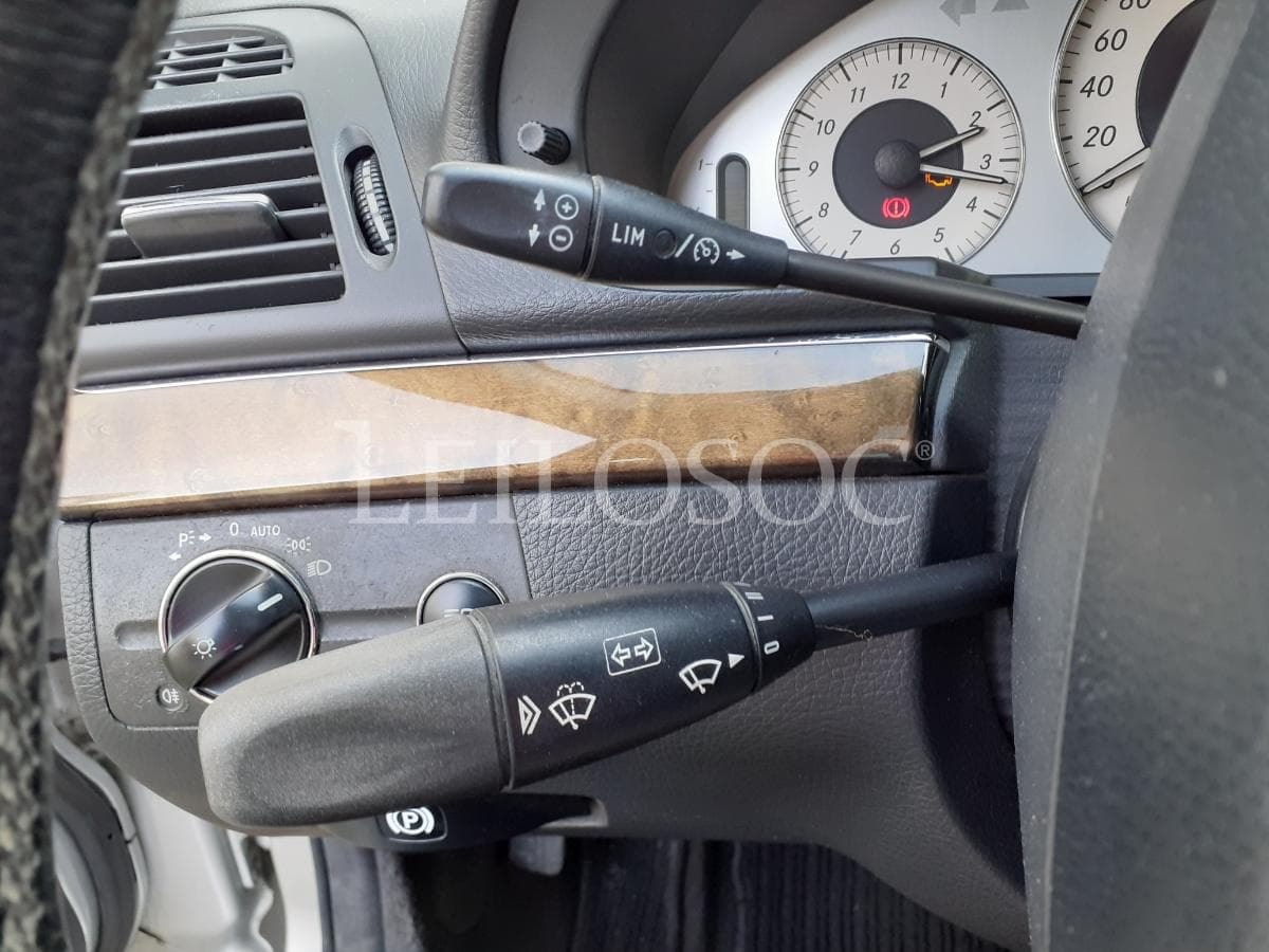 Mercedes-Benz E220 CDI · Ano 2005 — imagen 14