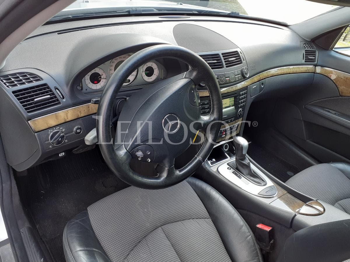 Mercedes-Benz E220 CDI · Ano 2005 — imagen 10