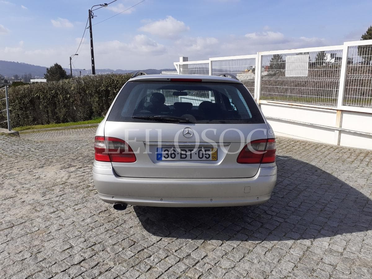 Mercedes-Benz E220 CDI · Ano 2005 — imagen 5