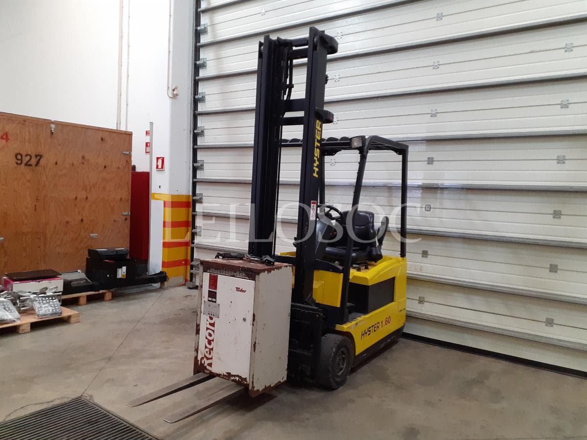 Empilhador Hyster · Elétrico · J160XM — image 1