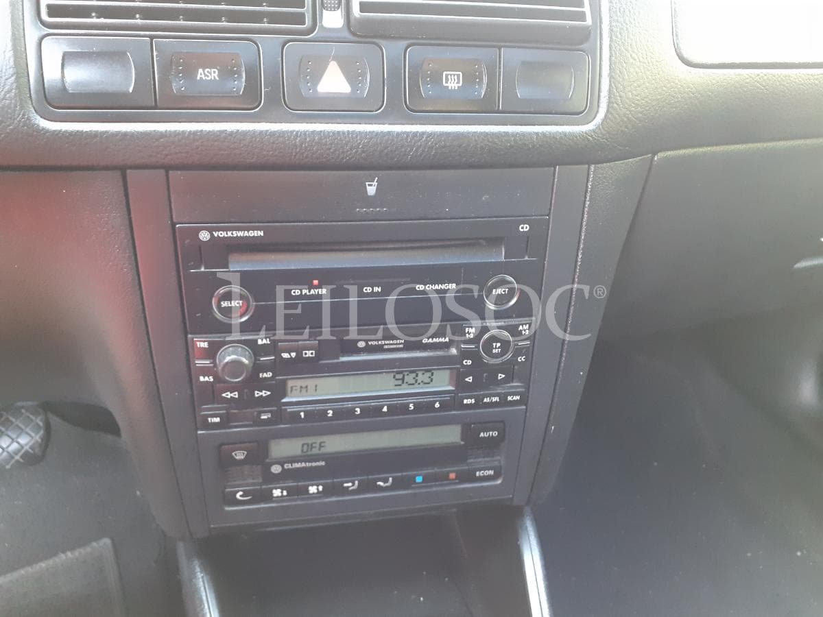 Volkswagen Golf 1.9 TDI · Ano 2001 — imagen 11
