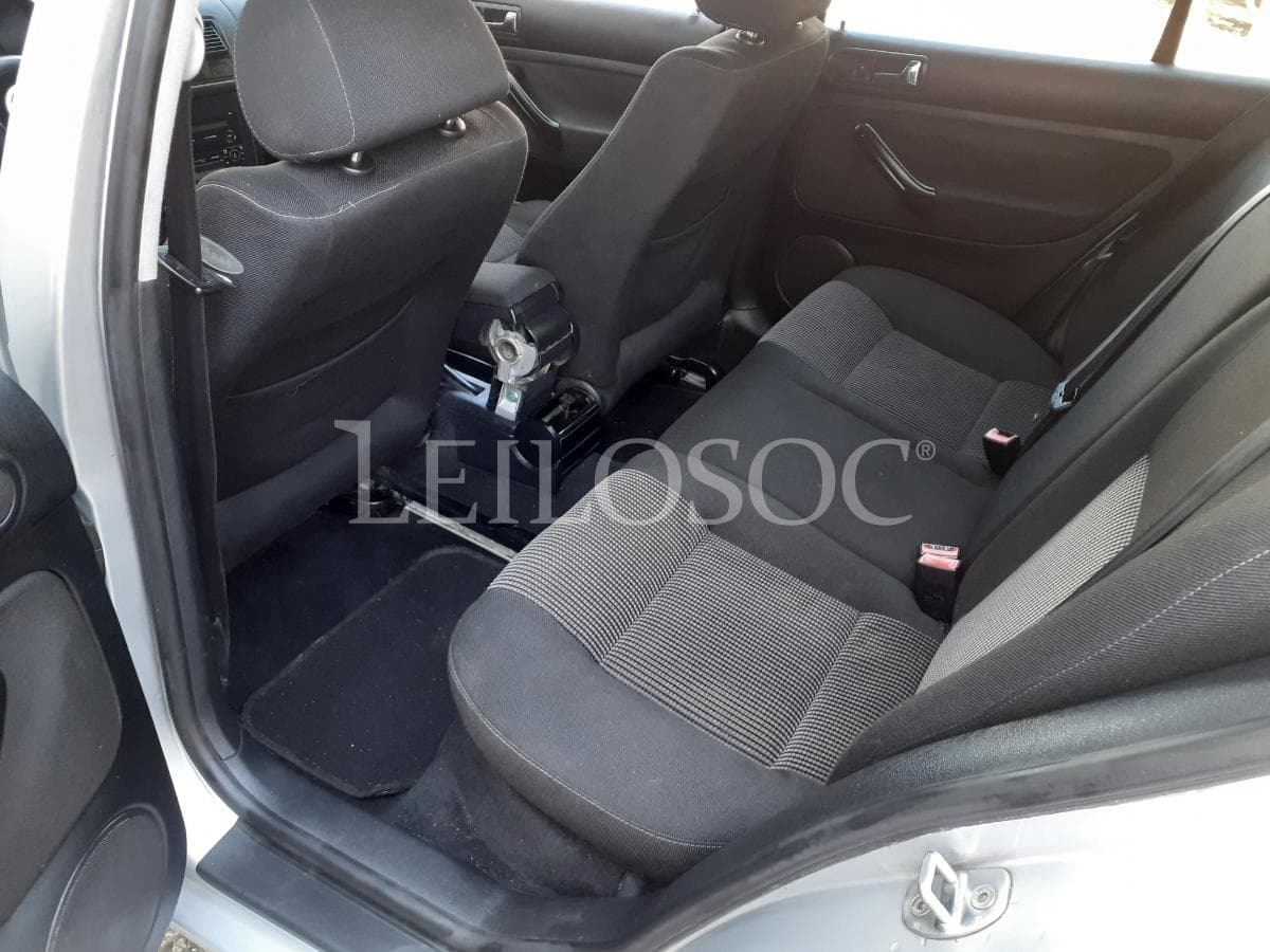 Volkswagen Golf 1.9 TDI · Ano 2001 — imagen 16