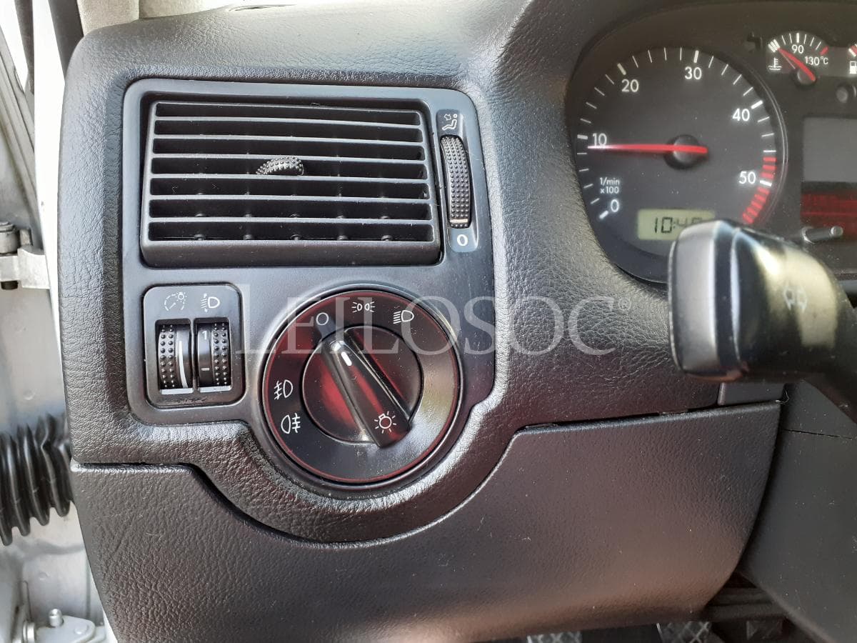 Volkswagen Golf 1.9 TDI · Ano 2001 — imagen 13