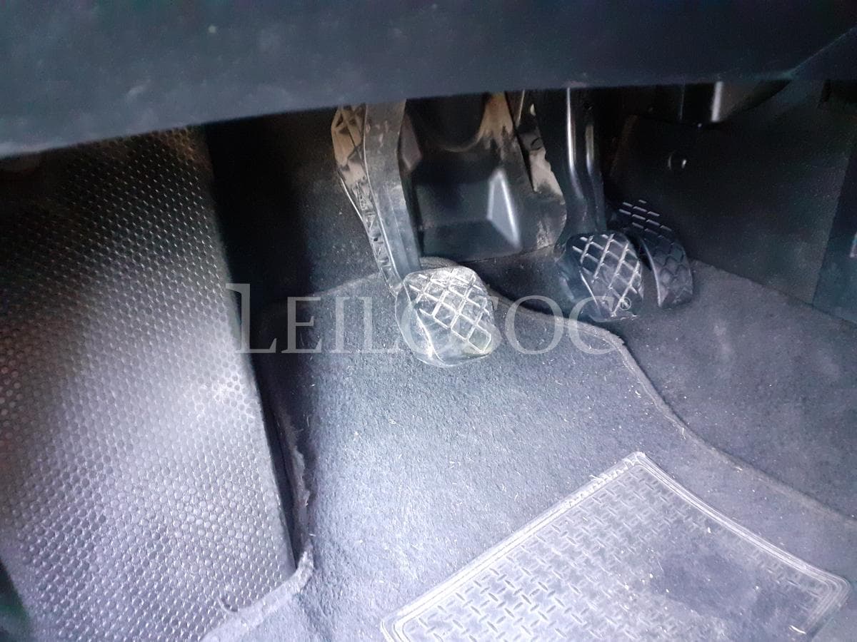 Volkswagen Golf 1.9 TDI · Ano 2001 — imagen 9