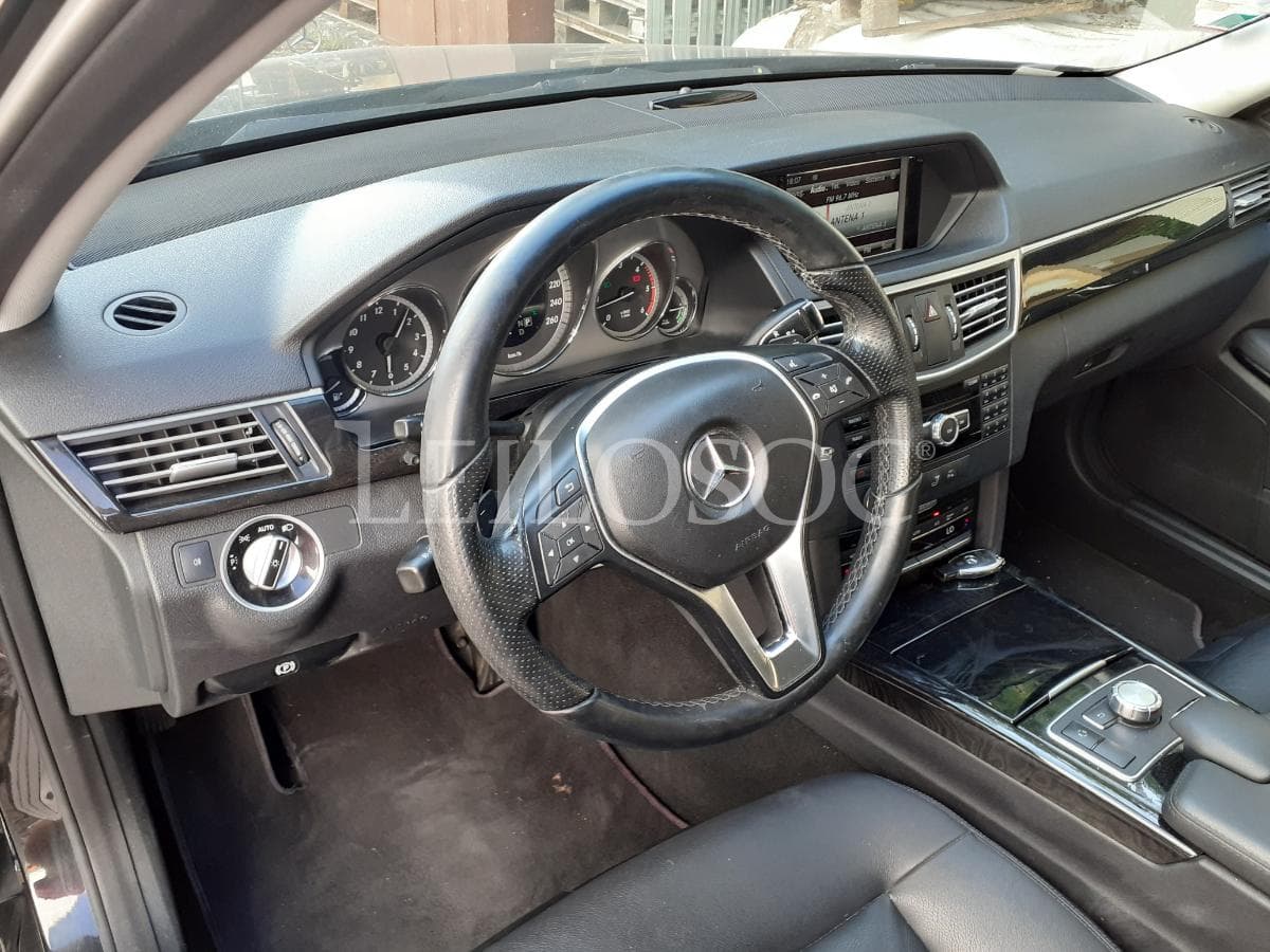 Mercedes-Benz E 300 Hybrid/Diesel · Ano 2012 — image 10