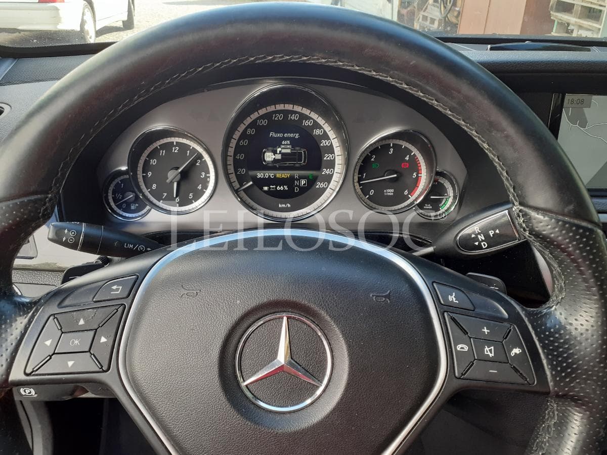 Mercedes-Benz E 300 Hybrid/Diesel · Ano 2012 — image 11