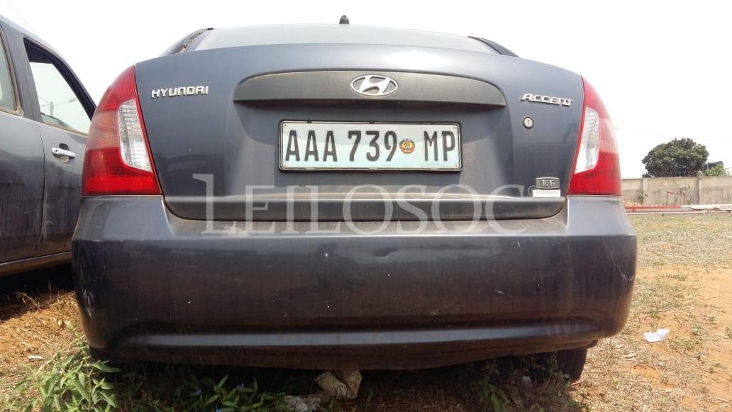 Hyundai Accent · — image 3