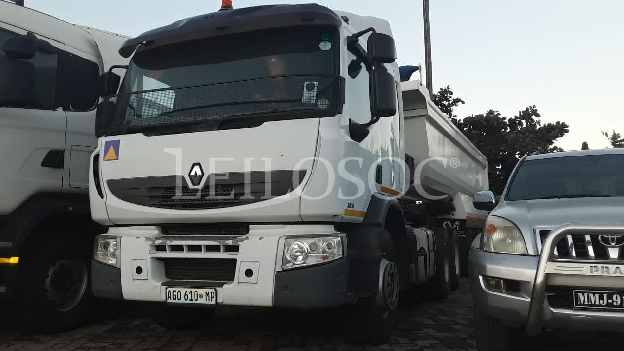 Camião Renault ·